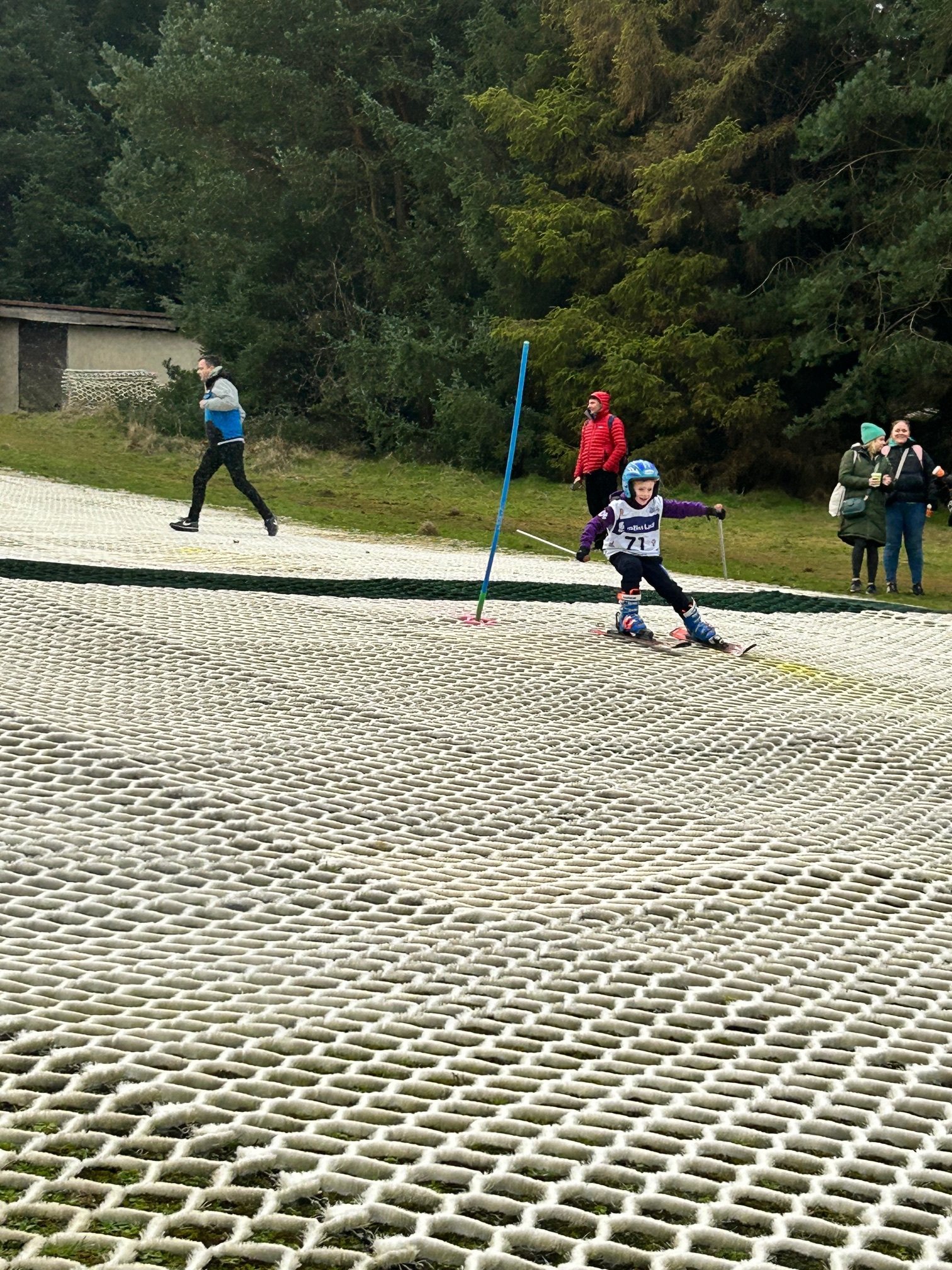 Ski Club - children skiing