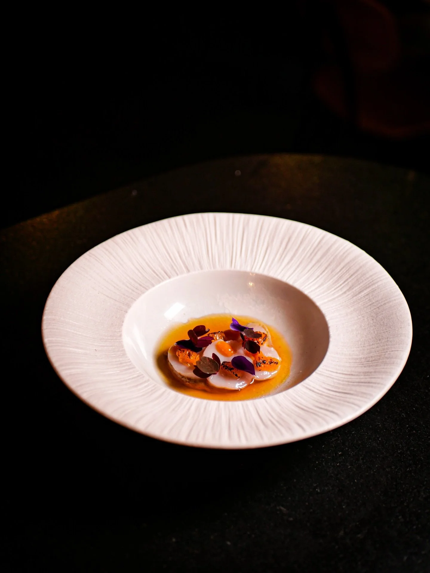 Venez d&eacute;guster notre &laquo;&nbsp;Foie gras de canard &amp; carpaccio de St-Jacques&nbsp;&raquo; pr&eacute;par&eacute; avec d&eacute;licatesse et tout aussi bon que beau.

Au Bistrot Coco
Du lundi au samedi

#bistrotcoco #strasbourgfood #carte