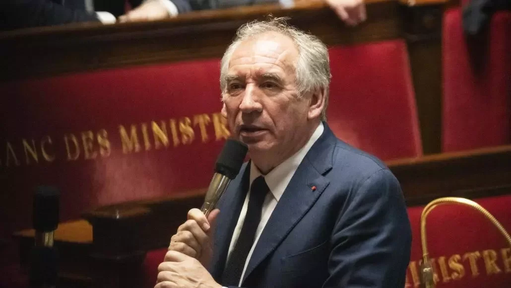 Un cinquième gouvernement en vue : la Ve République en proie à l’épuisement