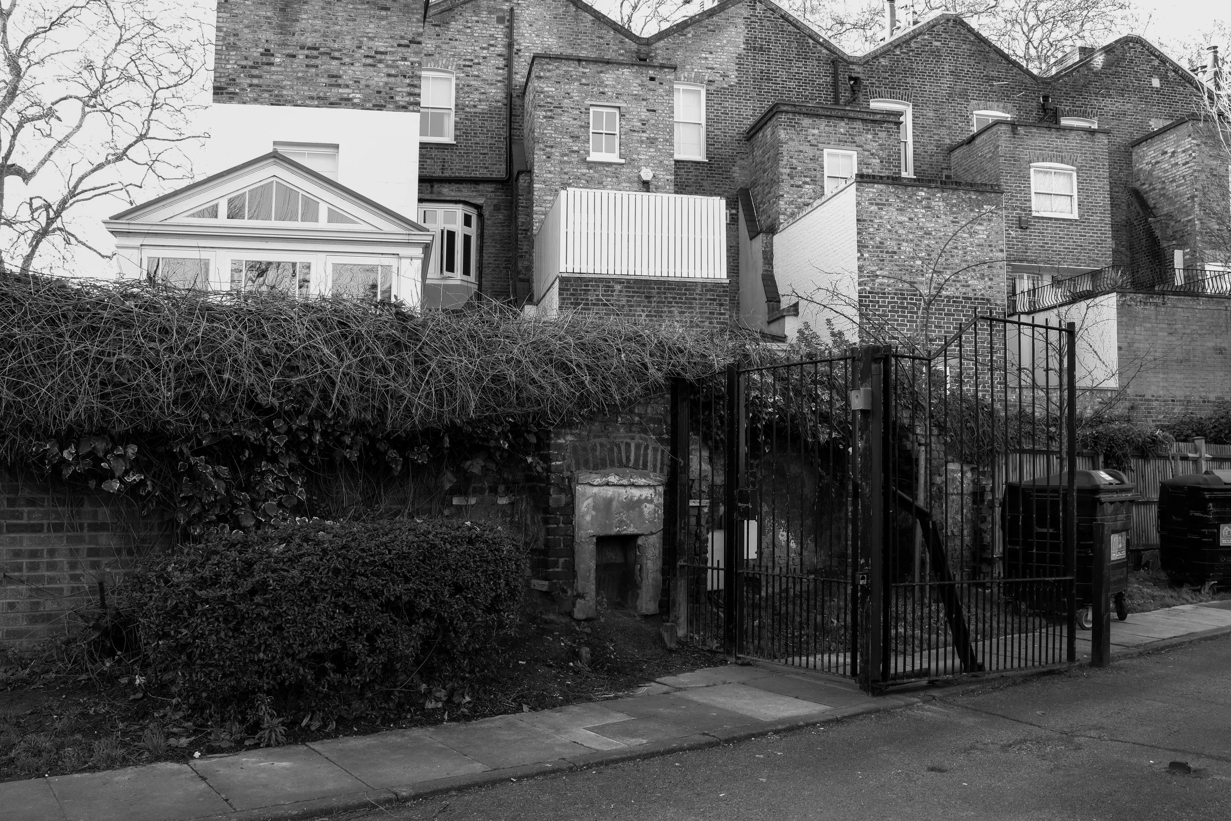 51.492978 N,-0.133208 E