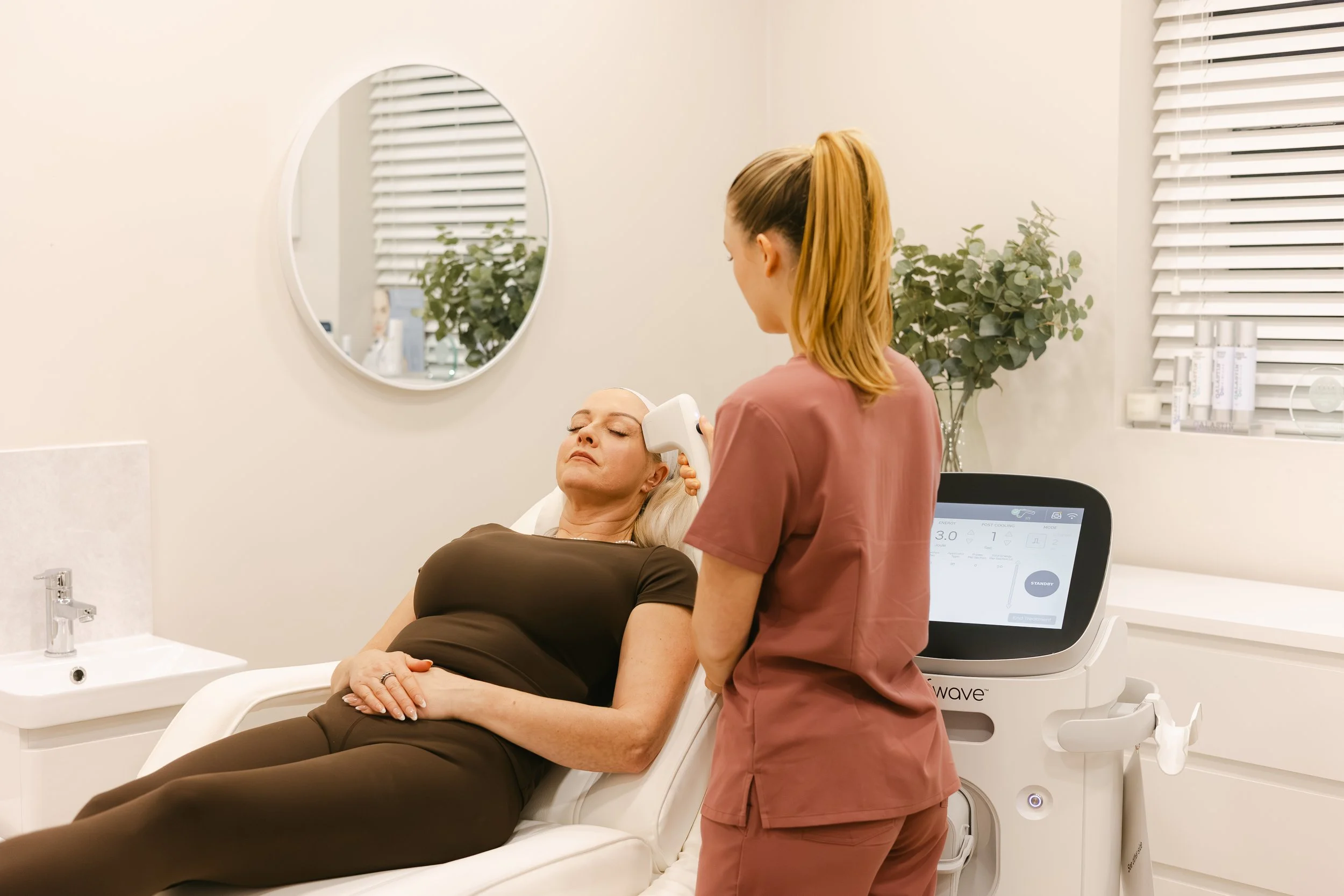 Searching for “Softwave”? Here’s What You Need to Know About Sofwave Skin Tightening