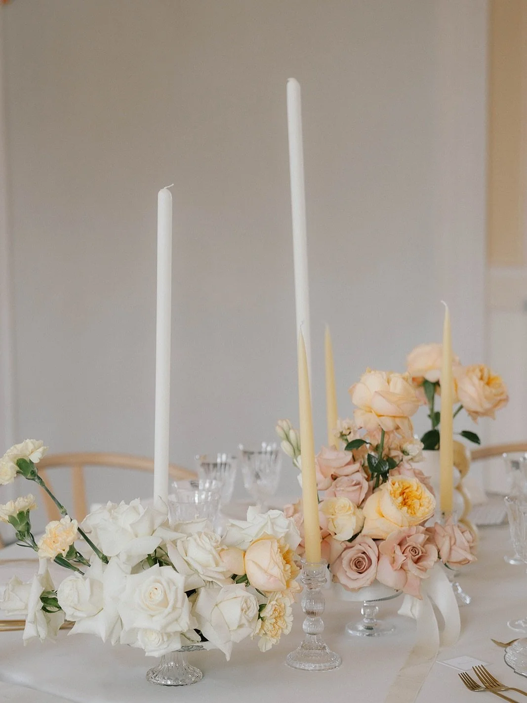 What an amazing day @schlossarff.events with the most beautiful flower set up @the_lovers_wedding_events 
🥂📸