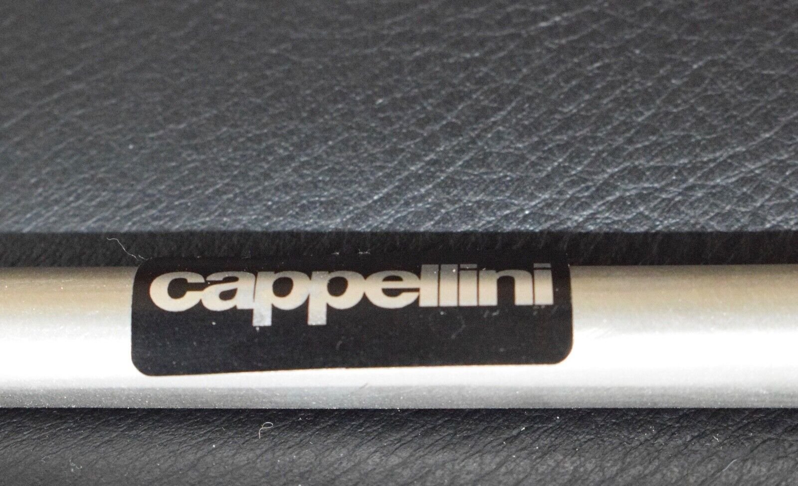 EBCAPBL8.jpg