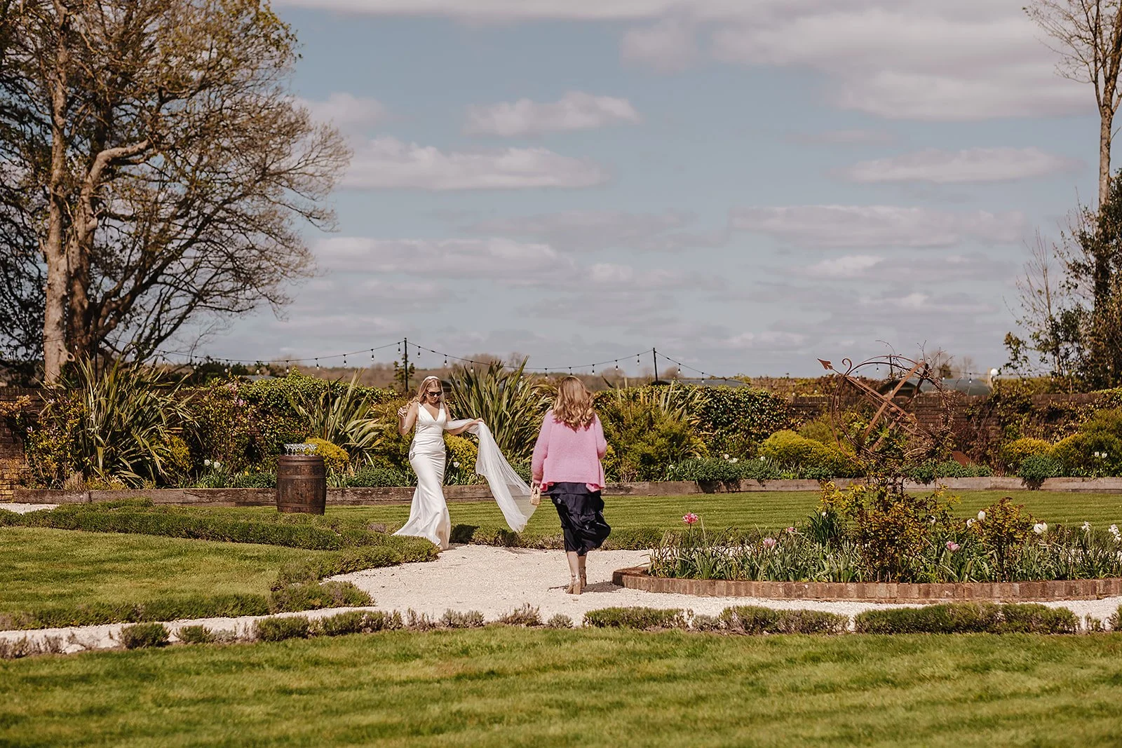 abbotts_court_blandford_wedding_photography_emine-503.jpg