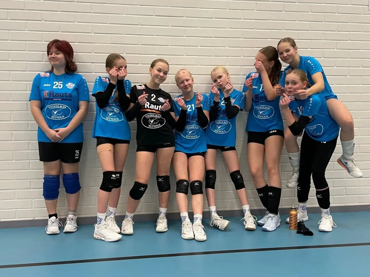 C-tyt&ouml;t peleill&auml; lauantaina! 

F-poolin kotiturnauksen Pihlajaniemell&auml; pelannut Starlet (kuvassa) j&auml;i harmittavan l&auml;helle er&auml;voittoja, jokaisessa peliss&auml; joku er&auml; p&auml;&auml;ttyi vastustajalle vasta jatkopall