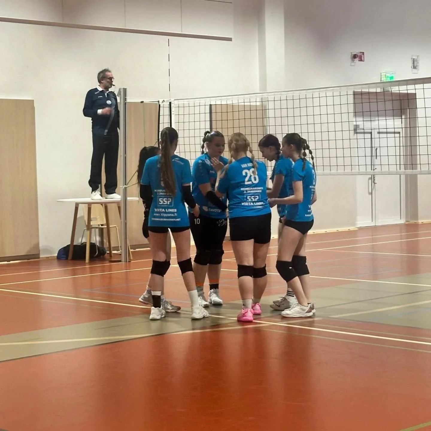 B-tyt&ouml;ill&auml; j&auml;lleen tasaisia pelej&auml;! 

T&auml;ll&auml; kaudella on ollut tapana ett&auml; B-tyt&ouml;t pelaavat tiukkoja otteluita. Corollan turnauksessa Kempeleess&auml; t&auml;m&auml; toteutui t&auml;n&auml;&auml;n 2/3 peleist&au