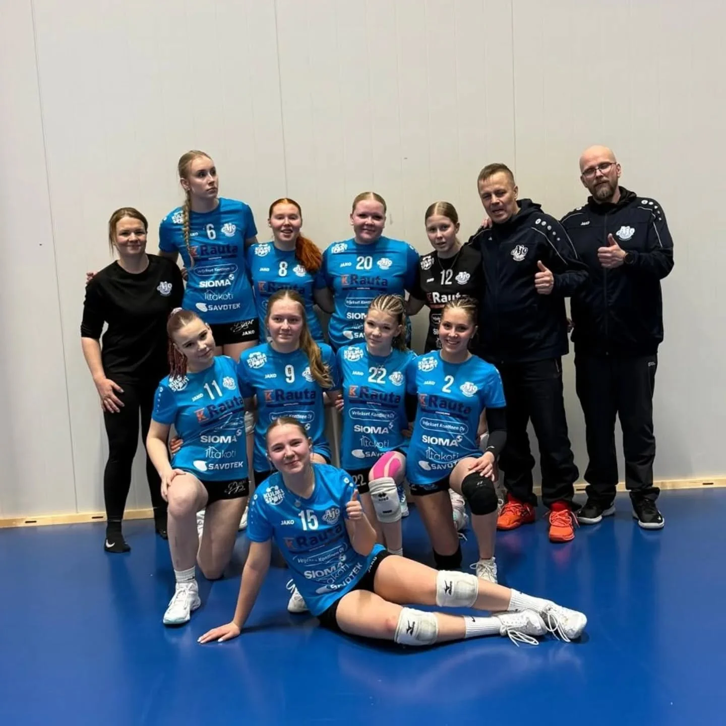 U17 (B-tyt&ouml;t) kuulumisia eiliselt&auml;! 

Tasaisesti l&auml;pi kauden D-poolissa pelannut @ajo_b.corolla lunasti viimeisest&auml; pooliturnauksesta kakkossijalla paikan SM-v&auml;lieriin!
Tytt&ouml;jen oma raportti turnauksesta: 
T&auml;n&auml;