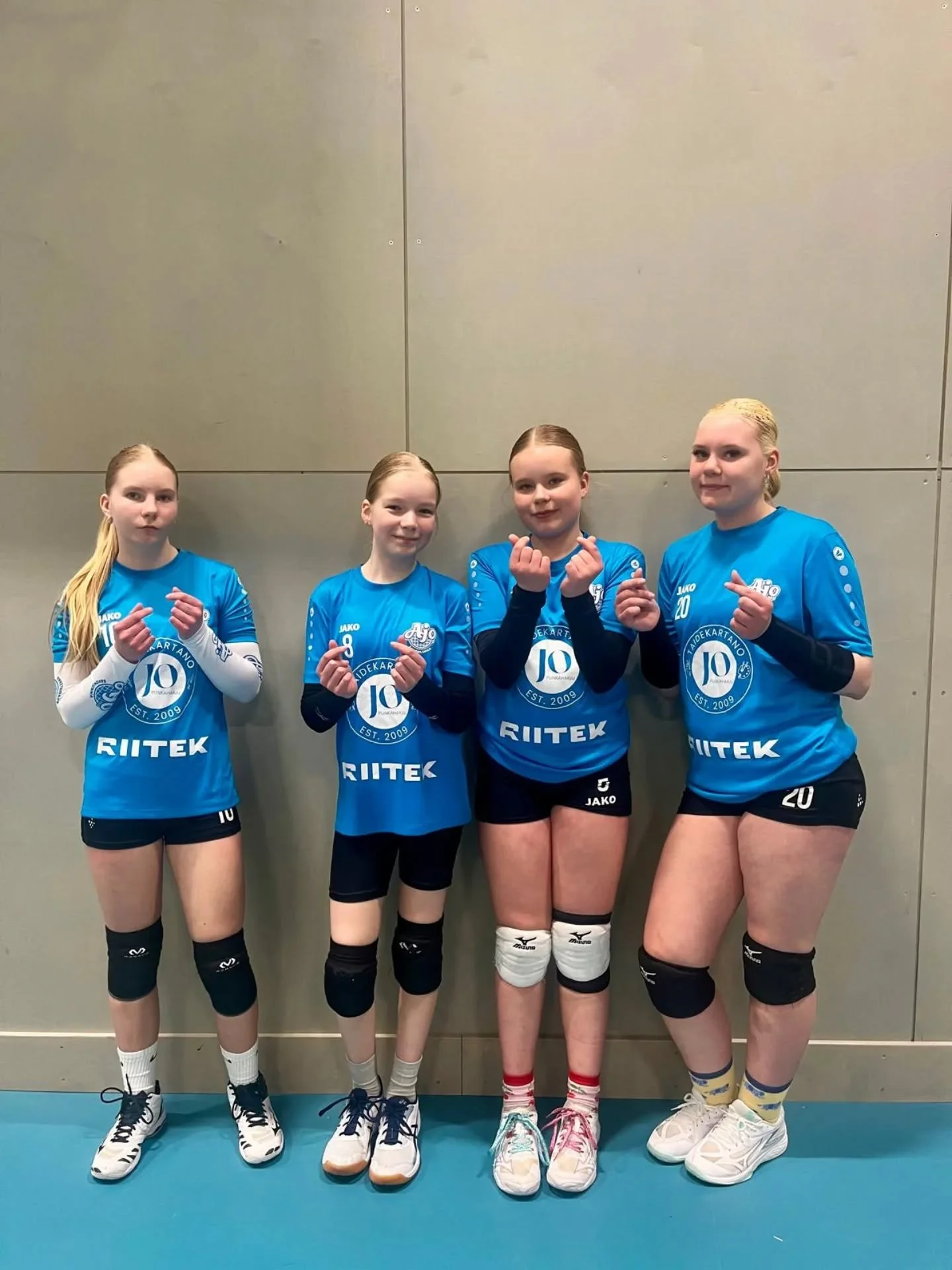 D-tytt&ouml;jen sarjasijoitukset selvill&auml;! 

Rosvot pelasivat sunnuntaina kotiturnauksen Nojanmaan koululla. Ensimm&auml;isess&auml; peliss&auml; Joroisten joukkue vei vei pidemm&auml;n korren, mutta t&auml;m&auml;n j&auml;lkeen kotijoukkue onni