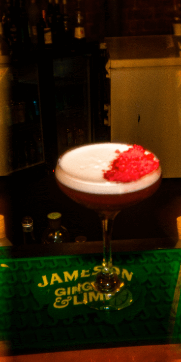 french martini wigglegram(1).gif