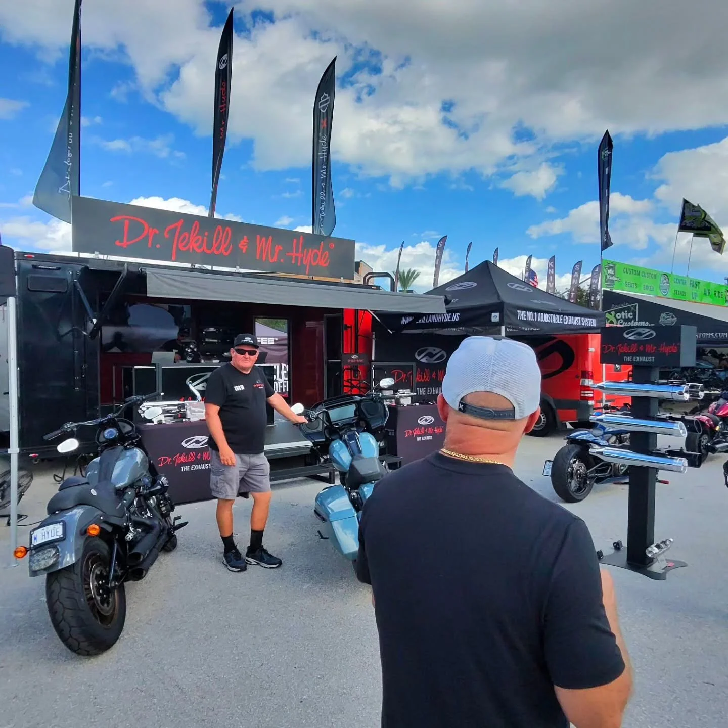 Cruisin&rsquo; around @daytonaharley Village during @biketoberfestrally 🏍️🔥
Good vibes, loud bikes, and sunshine &mdash; can&rsquo;t beat it! ☀️🔊

#TeddyMorseHarleyDavidson #DaytonaBikeLife #Biketoberfest #BaggerNation #AudioBagger #CustomBaggers 