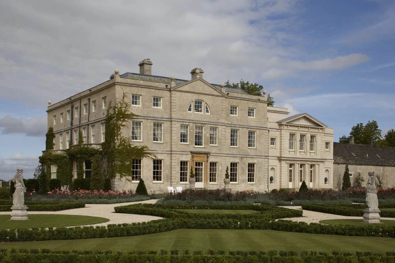 A HISTORIC COUNTRY HOUSE IN GLOUCESTERSHIRE