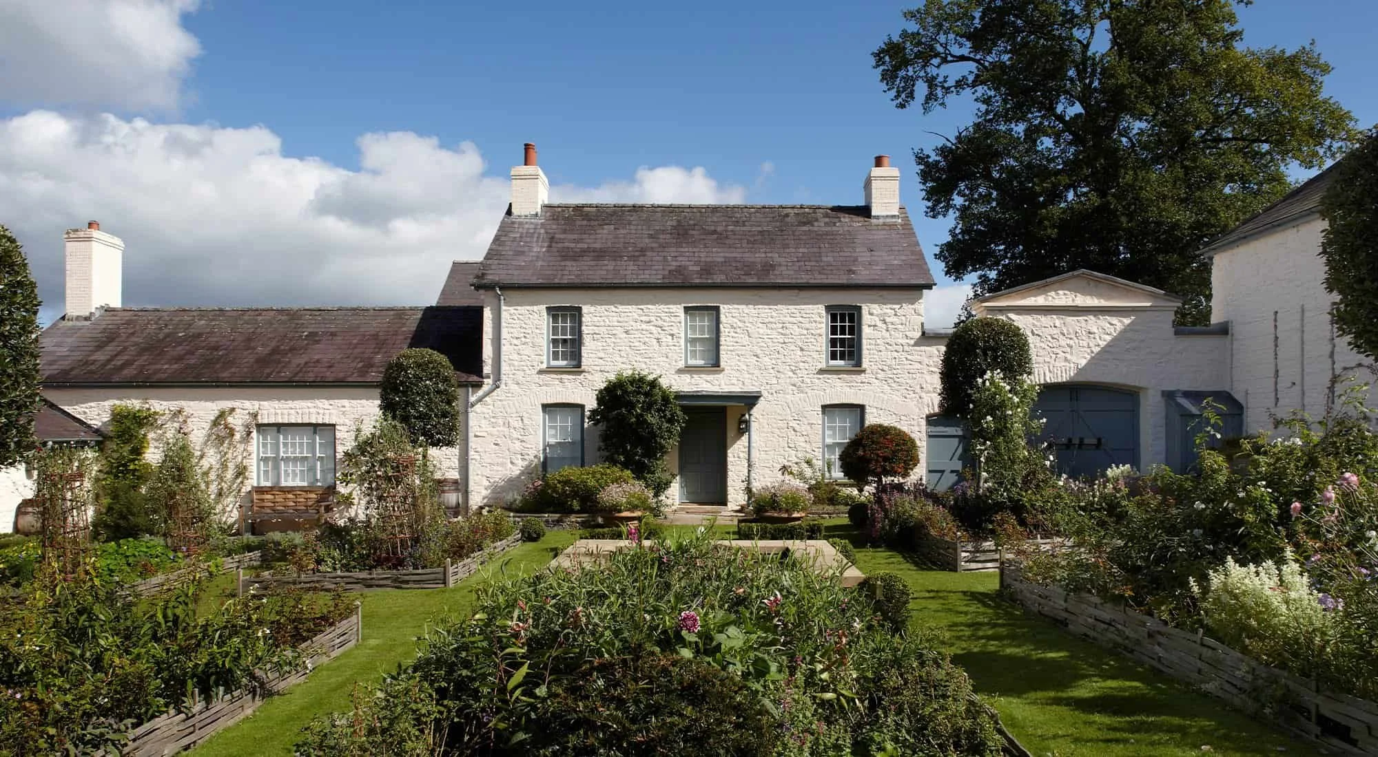 LLWYNYWERMOD, CARMARTHENSHIRE