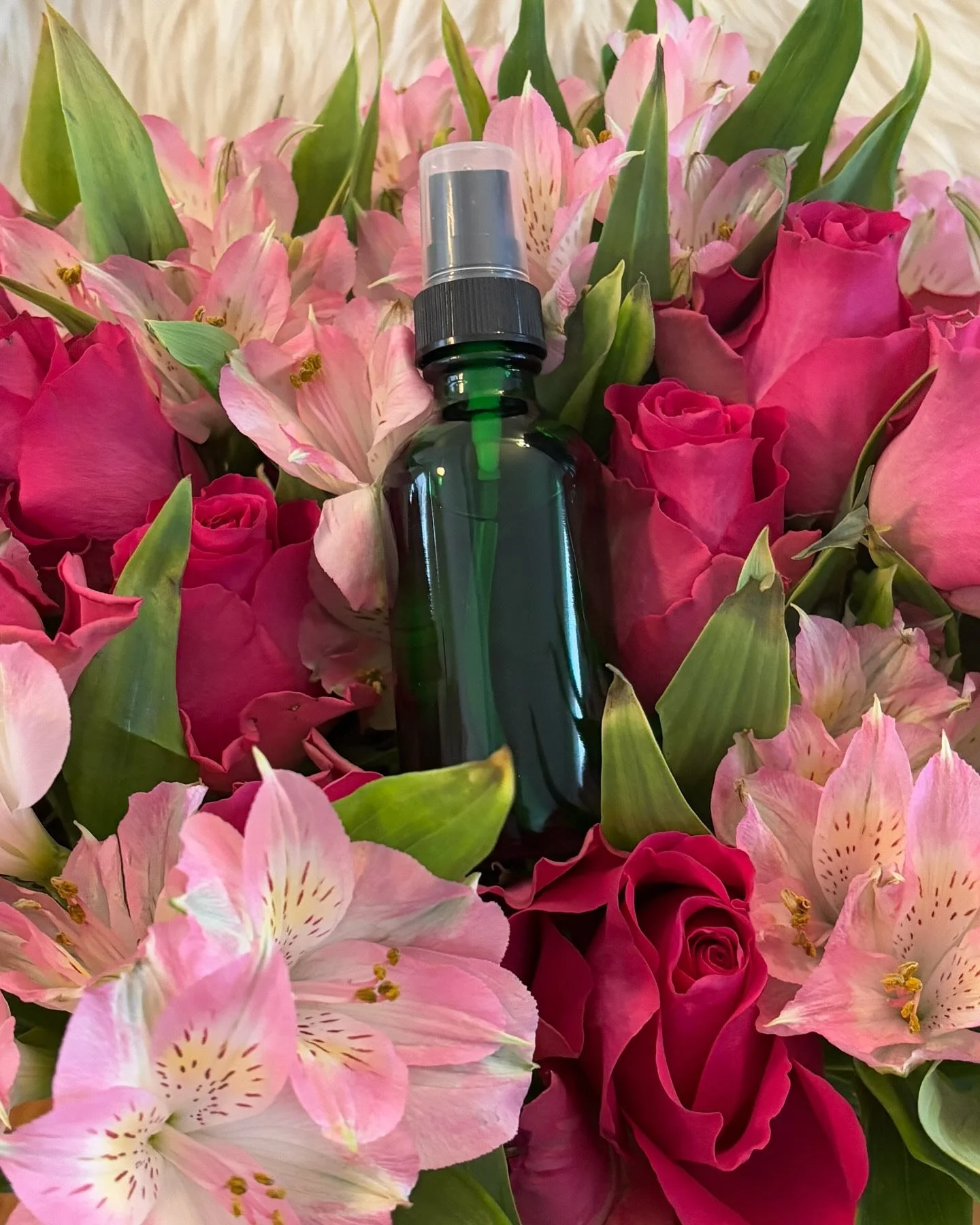 New limited time blend coming soon&hellip; 222&hellip; any guesses on essential oils or crystals used 🤔