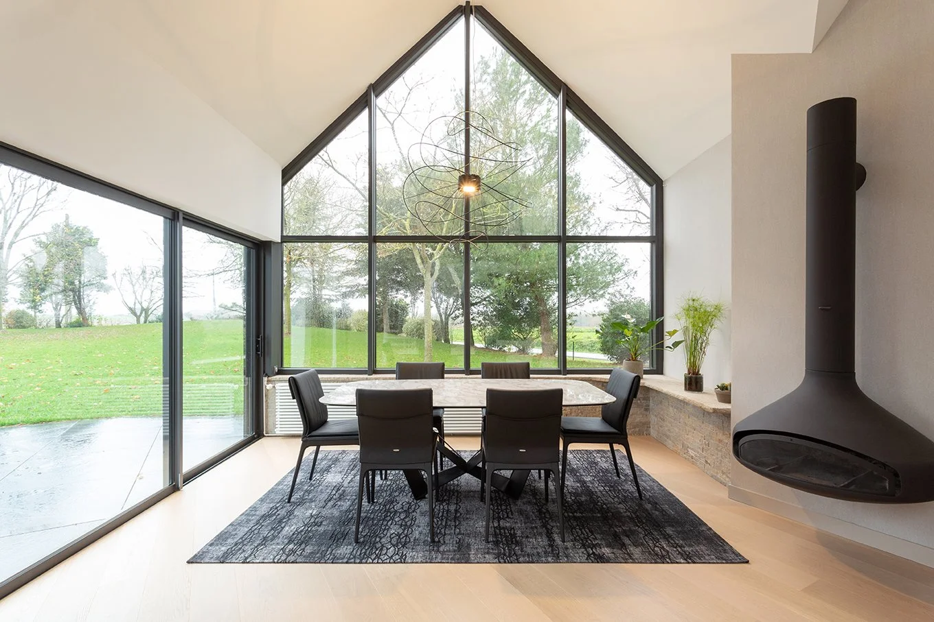Rénovation pièce de vie - séjour en Ille et Vilaine (35). séjour lumineux, moderne et intemporel. Décoration salle à manger
