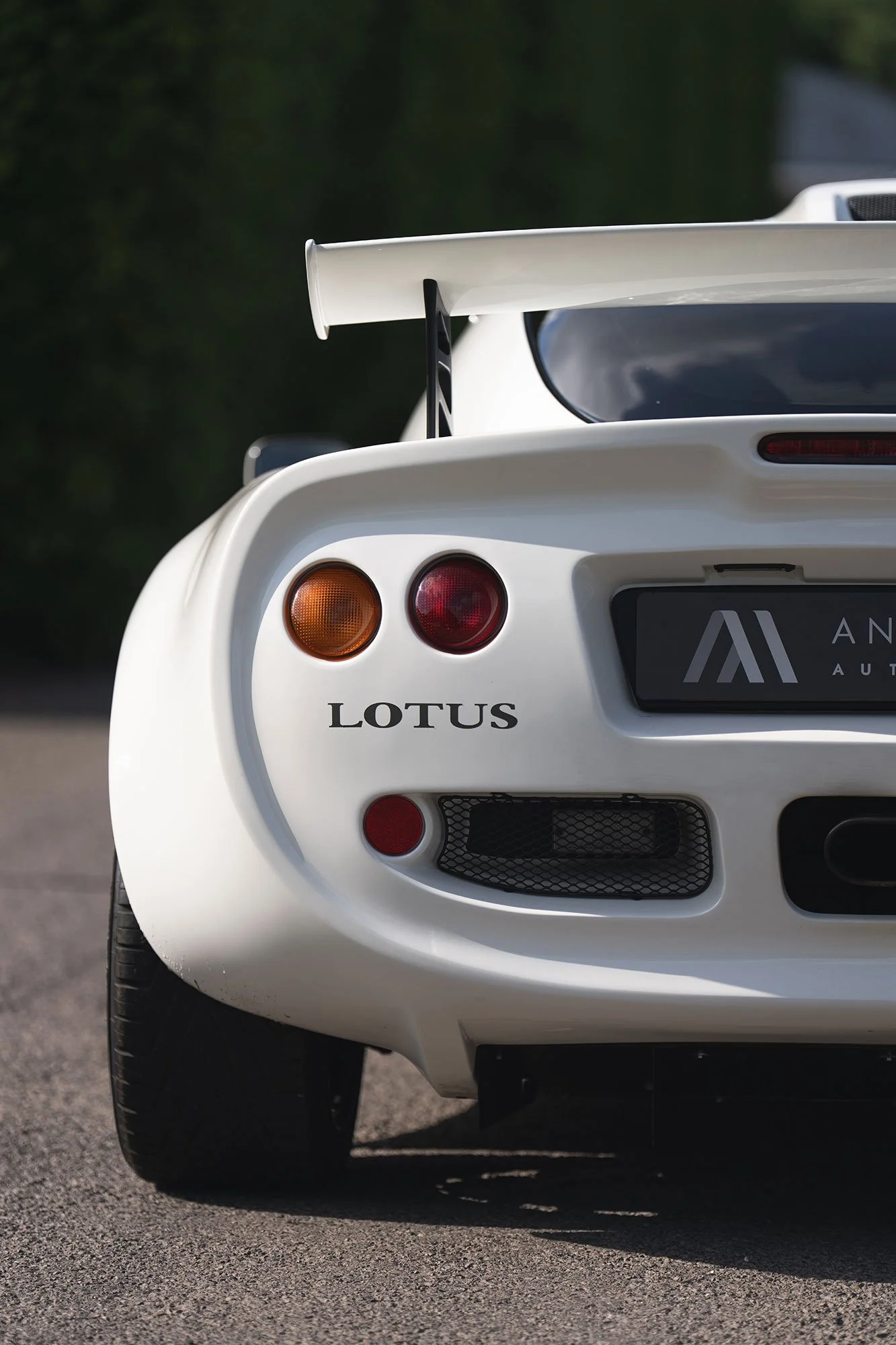 T2P_WHITE_EXIGE-16.jpg