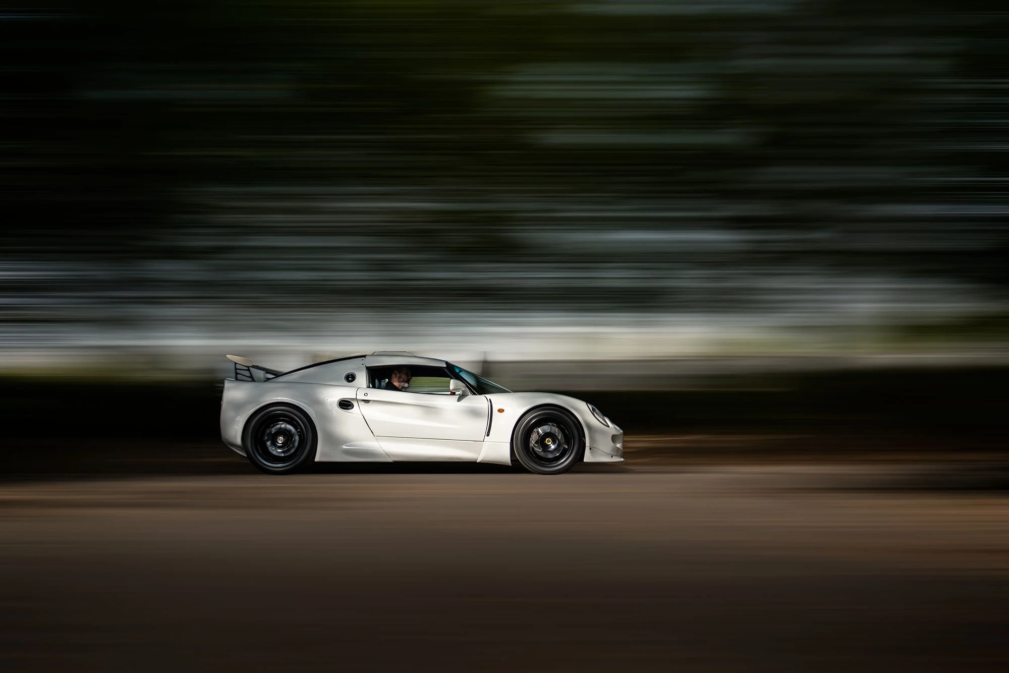 T2P_WHITE_EXIGE-2.jpg
