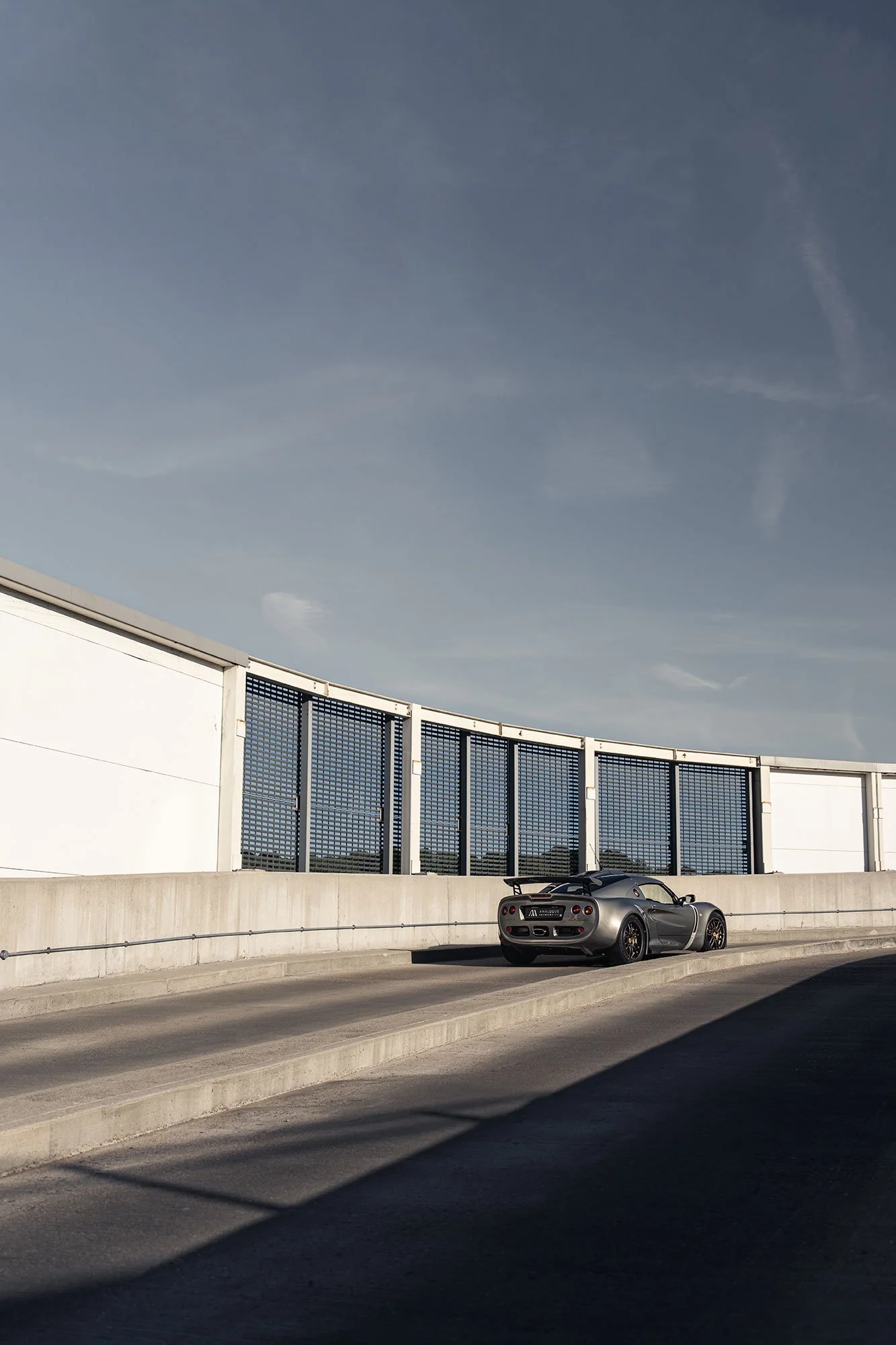 T2P_GREY_EXIGE-4.jpg