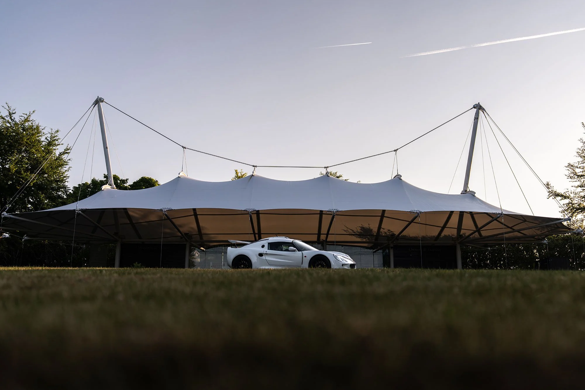T2P_WHITE_EXIGE-6.jpg