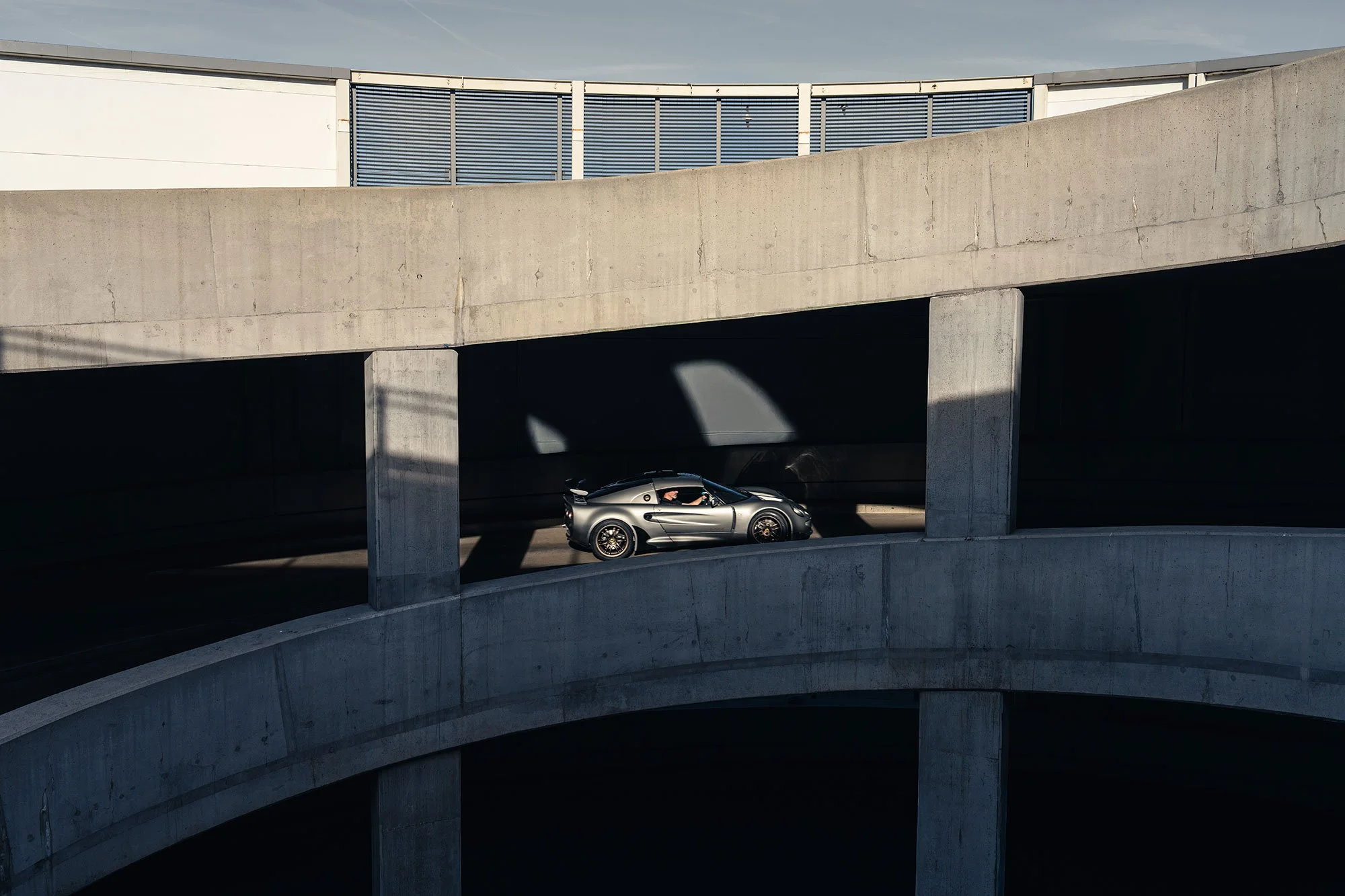 T2P_GREY_EXIGE-3.jpg