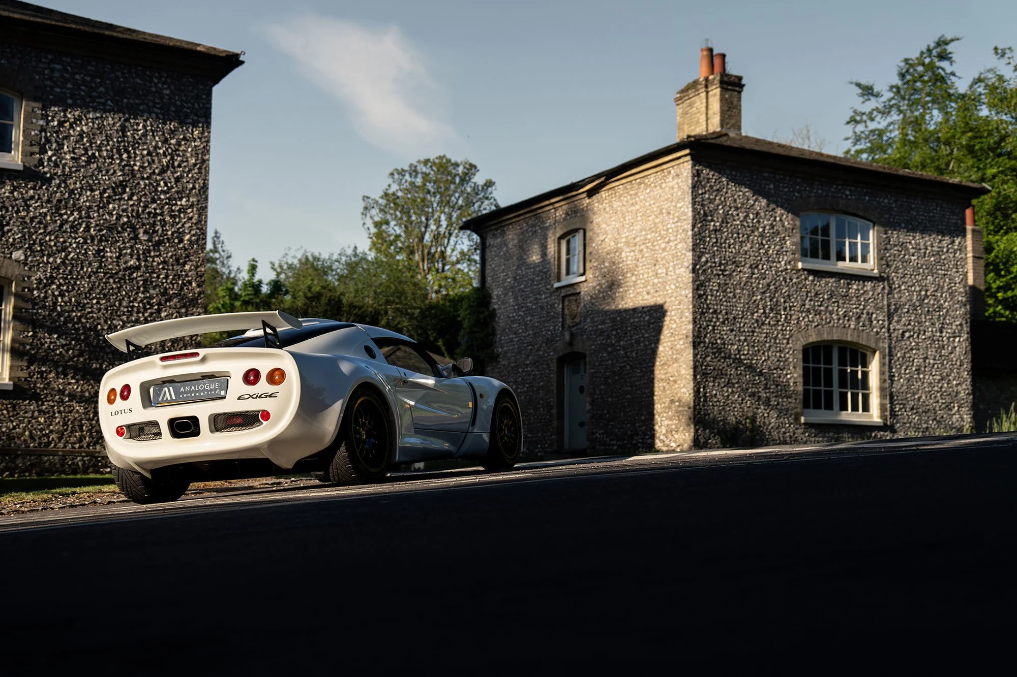 T2P_WHITE_EXIGE-11.jpg