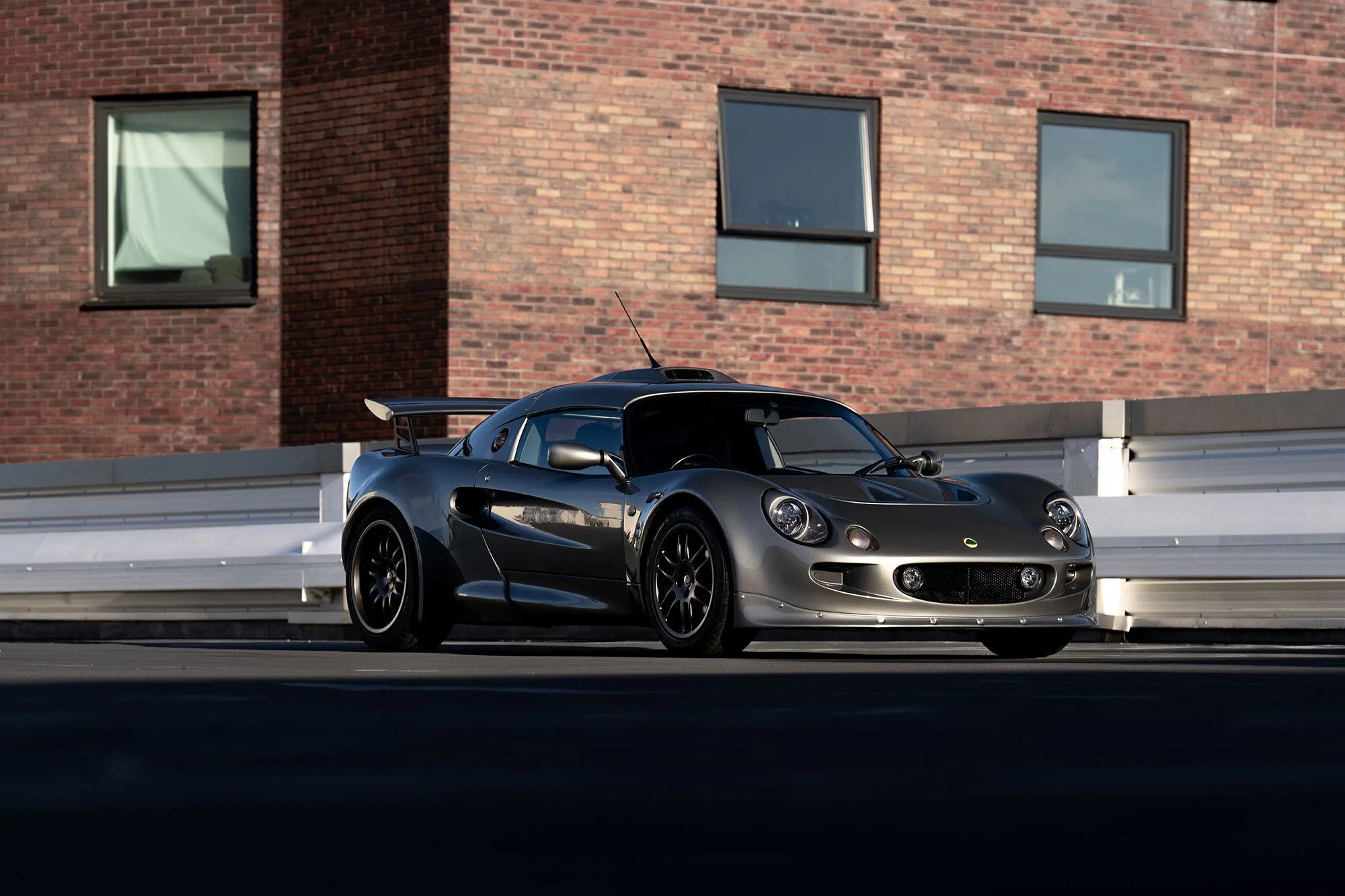 T2P_GREY_EXIGE-6.jpg