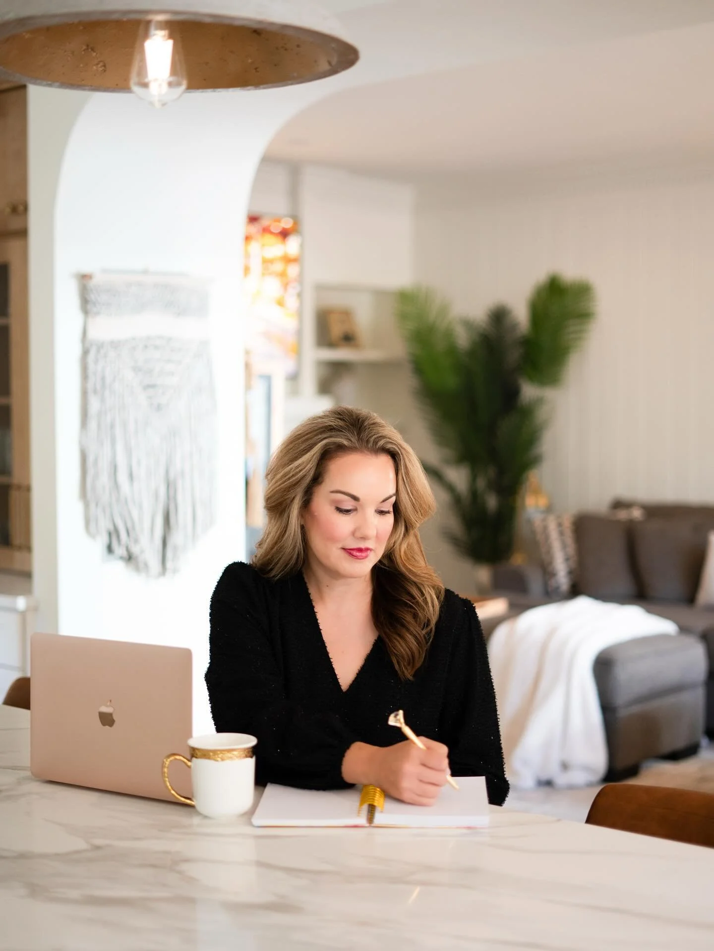 @marymcmath was so much fun to work with!! Her smile and energy were contagious and you can see that through her lifestyle photos!! We love to capture our clients authentically!