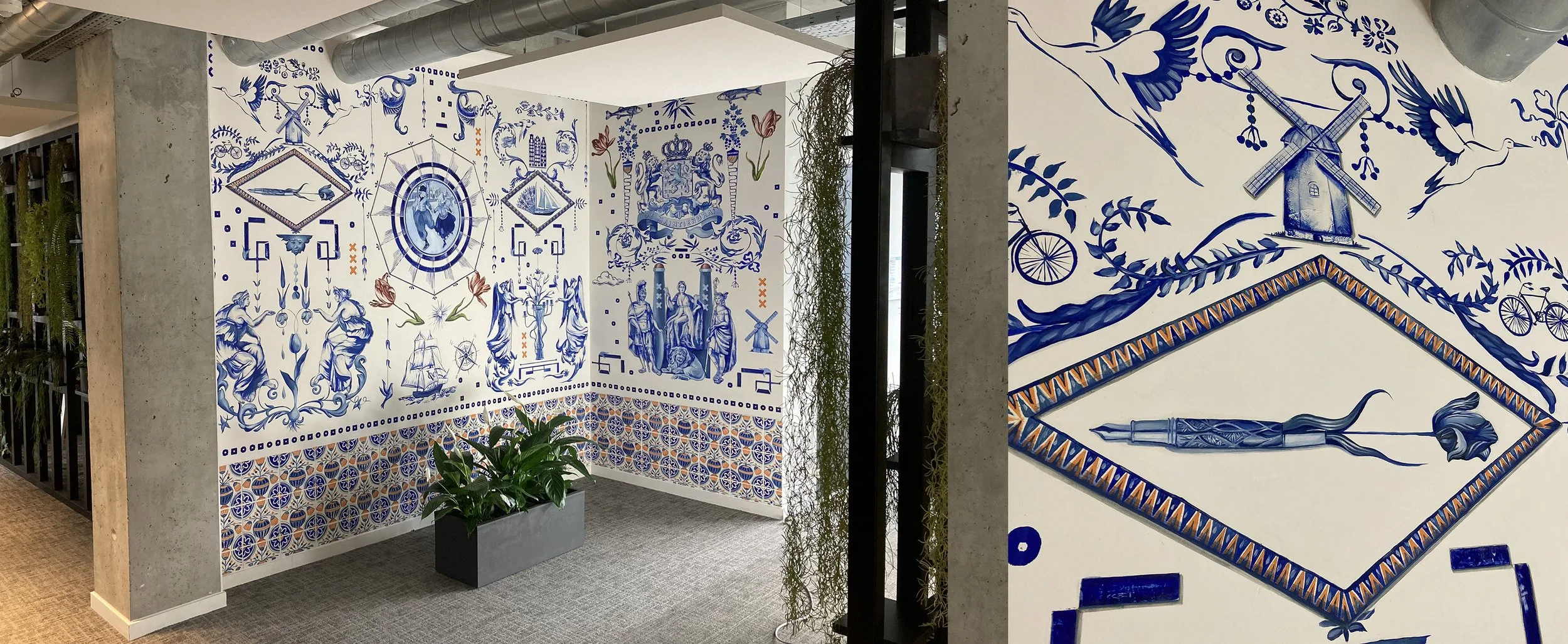Fresque immersive sur enduit minéral blanc, peinture à l'huile en camaïeu de bleus inspirée de la porcelaine de Delft. Moulin, vélos, stylo et souvenirs personnels intégrés, symboles issus de vitrophanie pour dialoguer avec l'architecture du lieu.