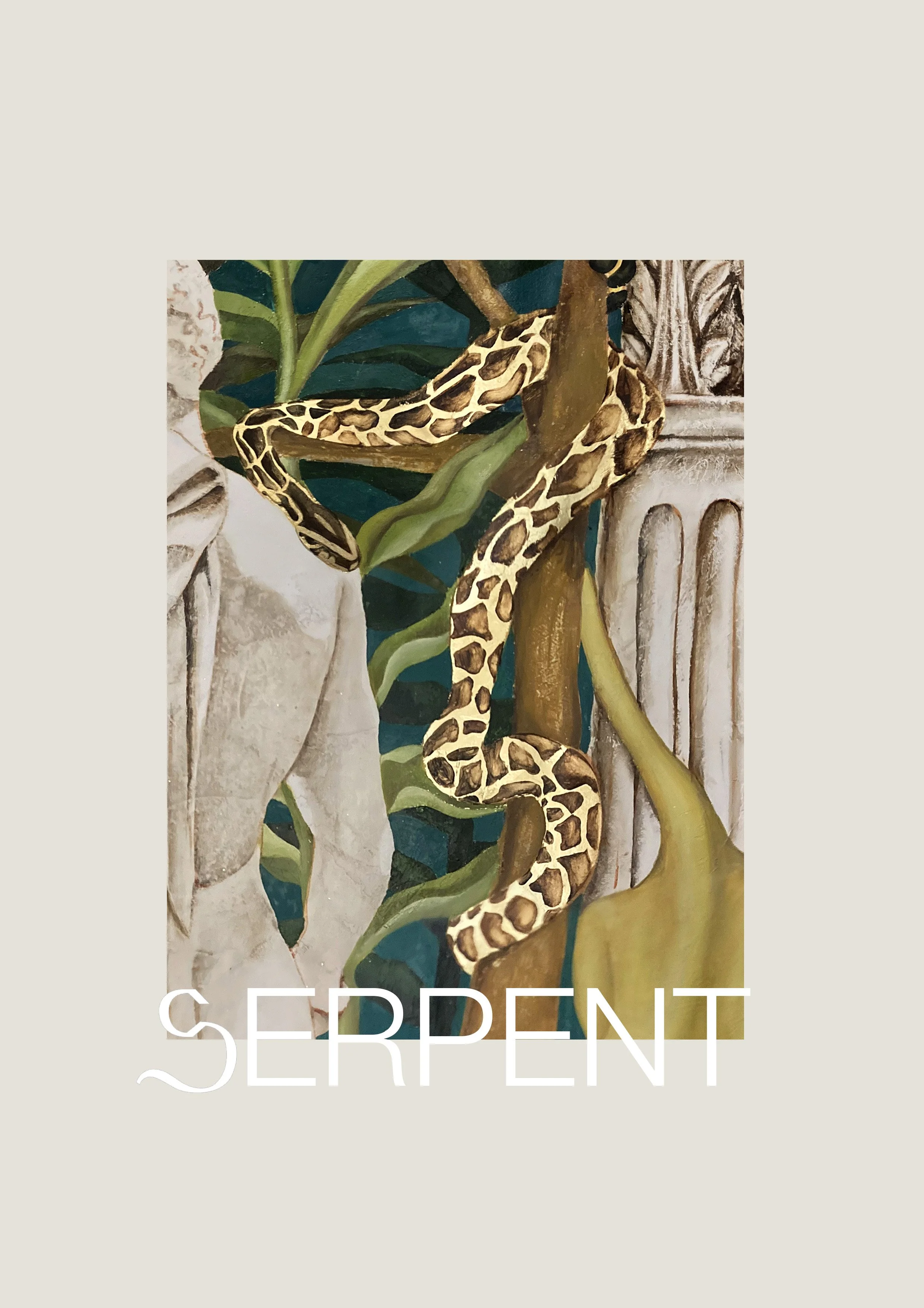 Un serpent doré, enroulé autour d'une branche, avec des feuilles vertes. Se pose sur l'épaule d'un homme nu qui évoque la statuaire antique. Une colonne en arrière-plan. Peinture à l'huile. Enduit minéral. Dorure à la feuille.