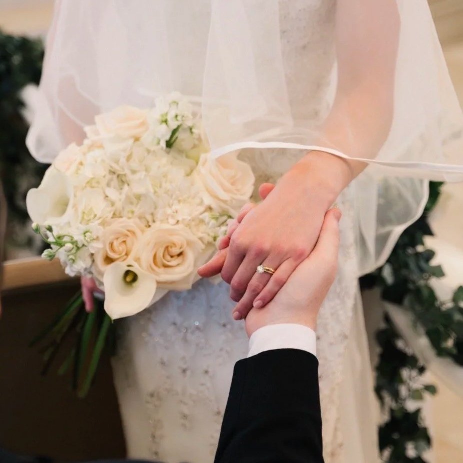 Roses and Calla Lily White Bouquet Naples