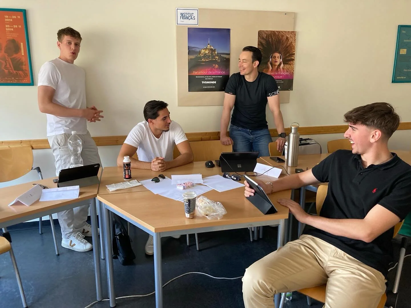 Ein weiterer kleiner Einblick in die Summer School 2025 in Prag ☀️

Neben den Kursen blieb nat&uuml;rlich auch die Freizeit nicht auf der Strecke 🏓🌃

#IBSOldenburg #DualesStudium #DualStudierenInOldenburg #SummerSchool
