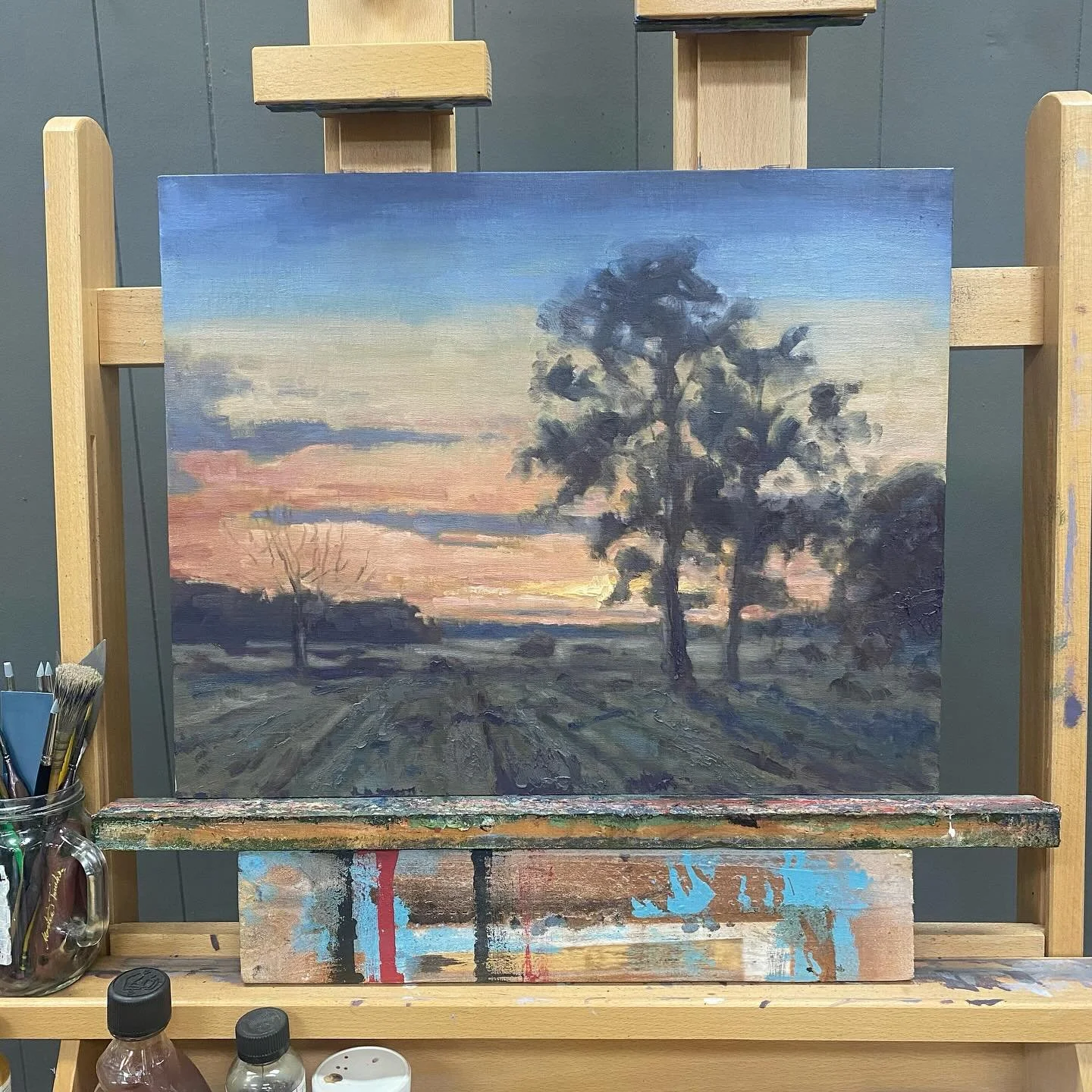 I’ve got a brand-new painting on my easel! It’s been a while since I tackled a classic South Arkansas sunset, so I dug up some old photos and found the perfect inspiration—an old homestead site that really sparked my imagination. I