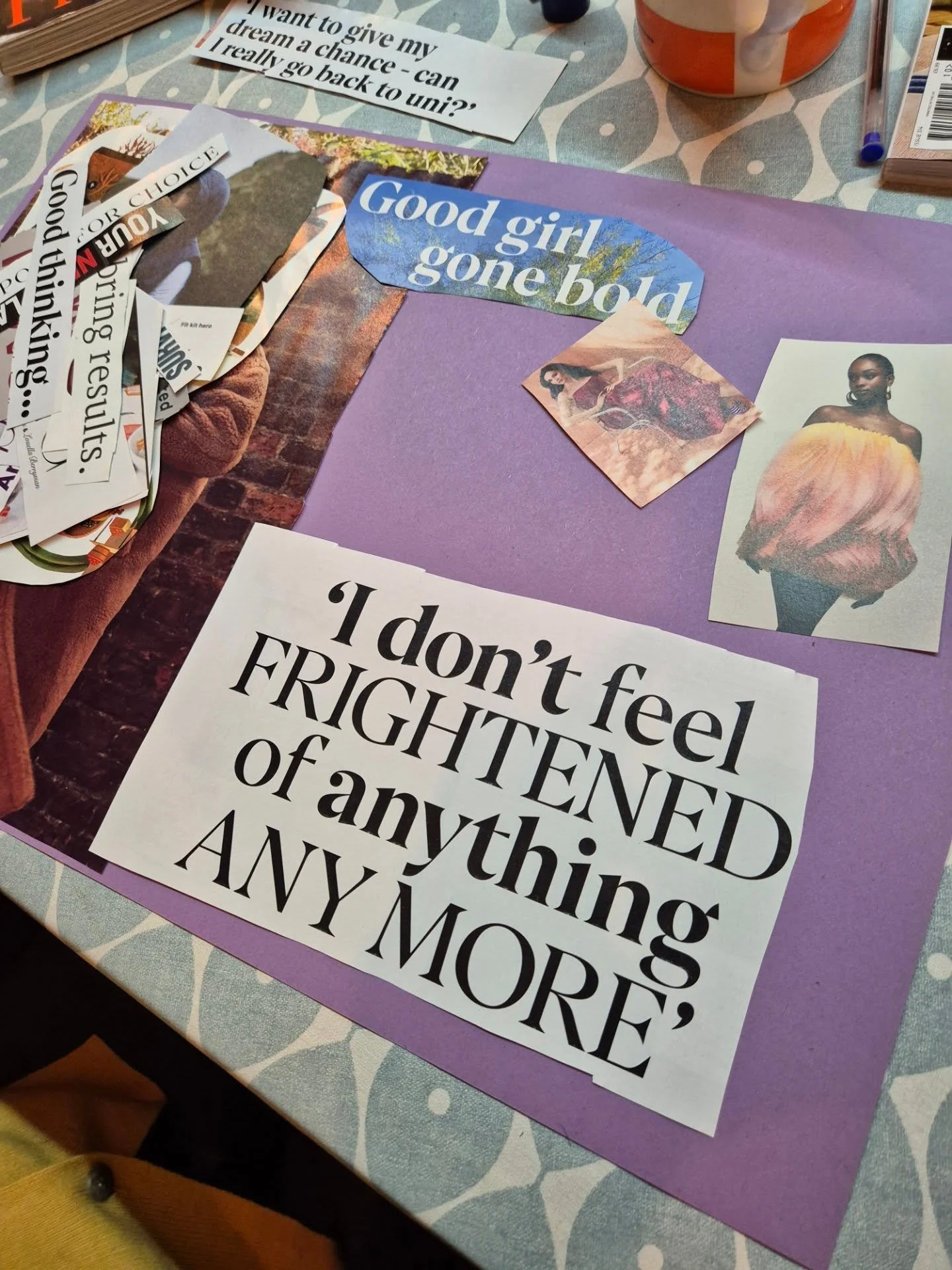 Incoming Journaling Prompt...

What would 2026 look like if you didn't feel frightened of anything anymore?? 

Who would you be? How would you spend your energy? What would you give yourself permission to explore? 

Visualise yourself at the end of 2