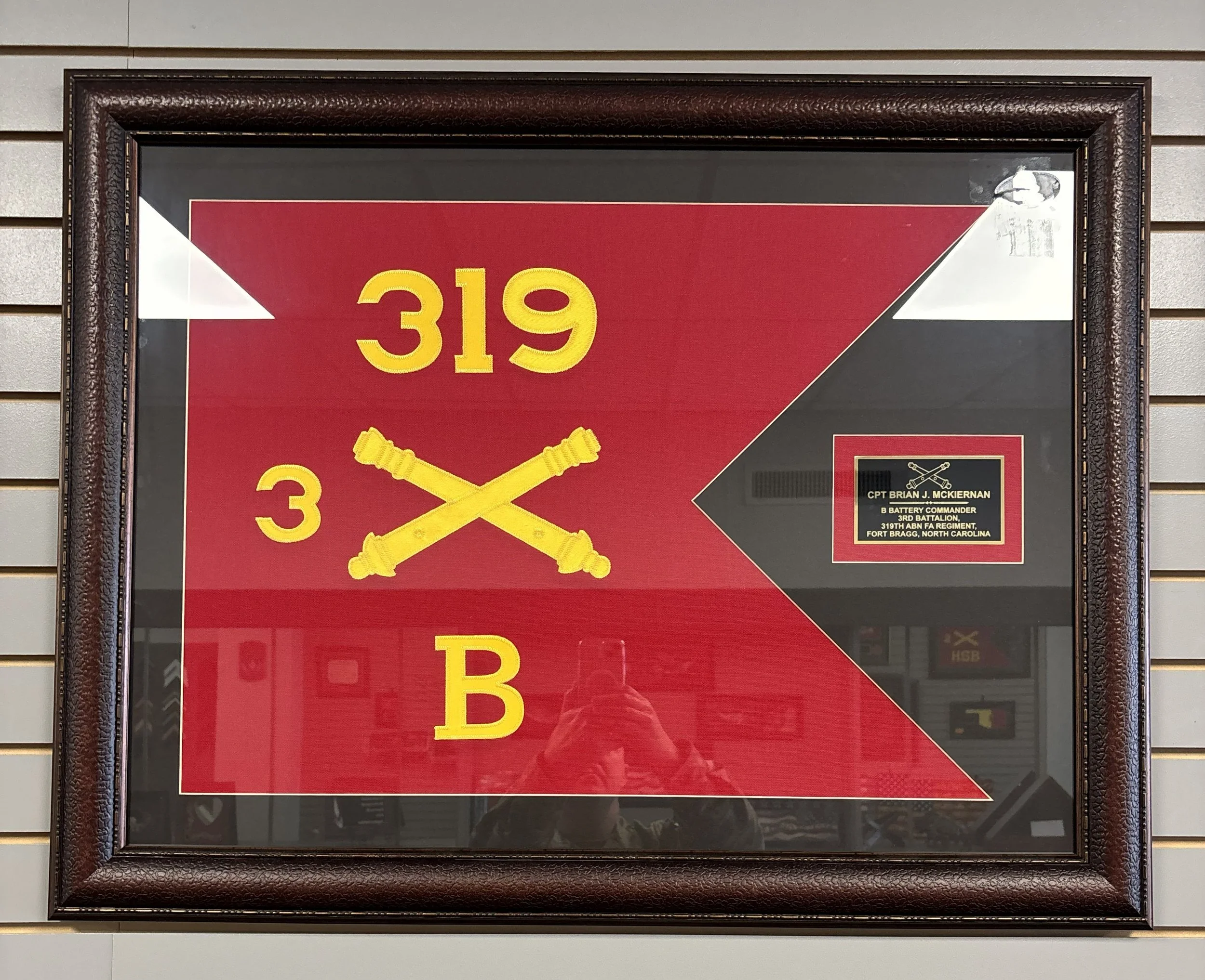 Embroidered Guidon (B 3-319).jpg
