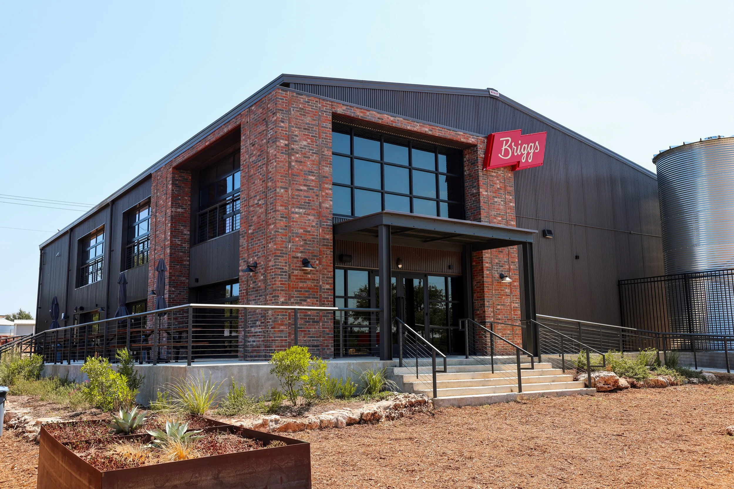 Rainy days have nothing on Briggs! 

Just a reminder that Briggs is home to one of the largest indoor distillery spaces in the Hill Country, with 9,000 sq. ft. of air-conditioned space, 8 TVs, quality cocktails, and plenty of seating to keep you dry 