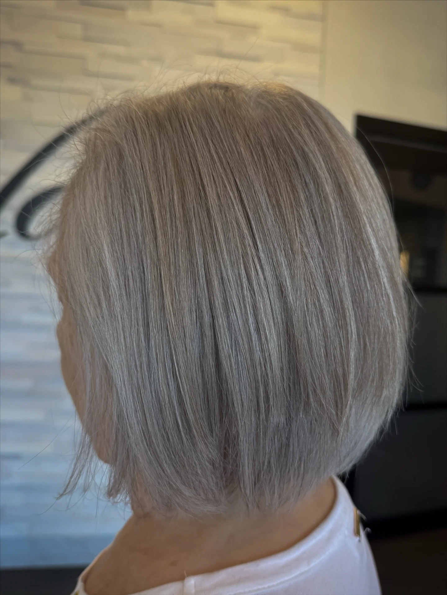beautiful salt &amp; peeper hair 

#hairstylist #arizonahairstylist #riothairco