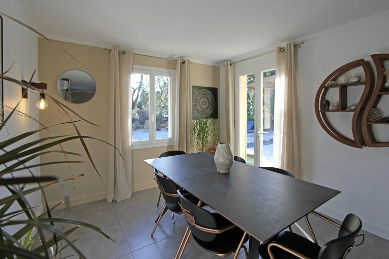 Table a manger et décoration