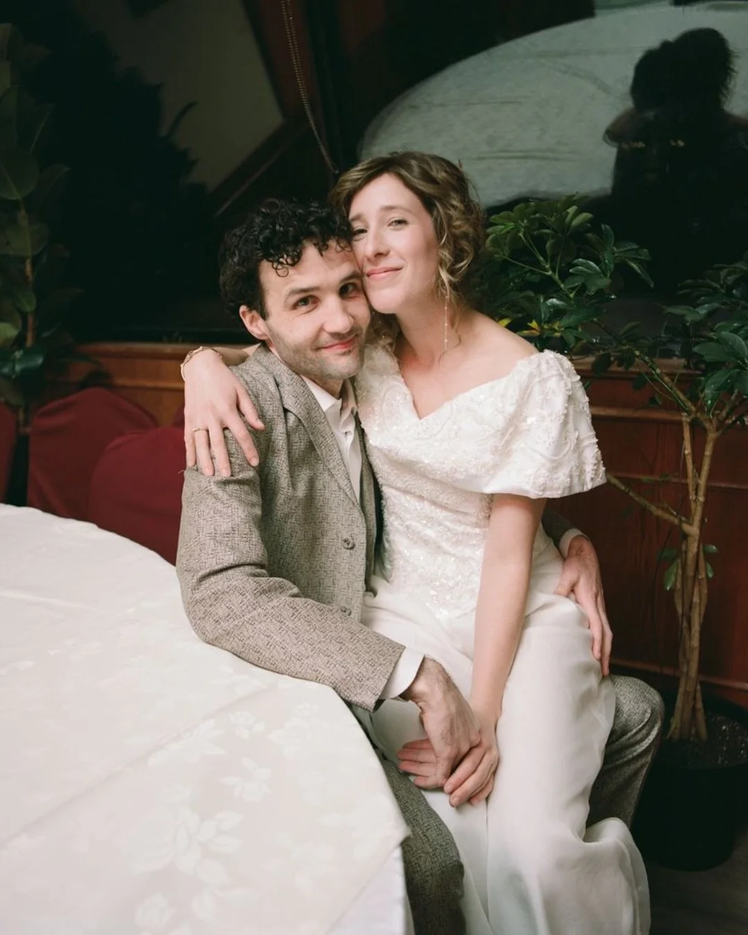 Jess &amp; Evan 🤍 20/12/25

What happens when a NYC based singer/musician and an audio documentarian/multimedia artist decide to get married in Toronto? A gloriously unconventional and joyful wedding from start to finish!

Every detail was steeped i