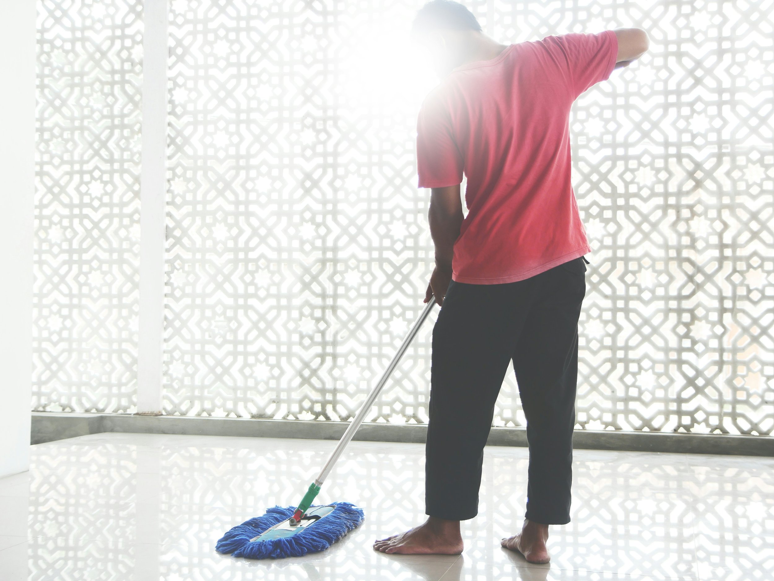 The Benefits of Hiring a Commercial Cleaning Service for Your Convenience Store