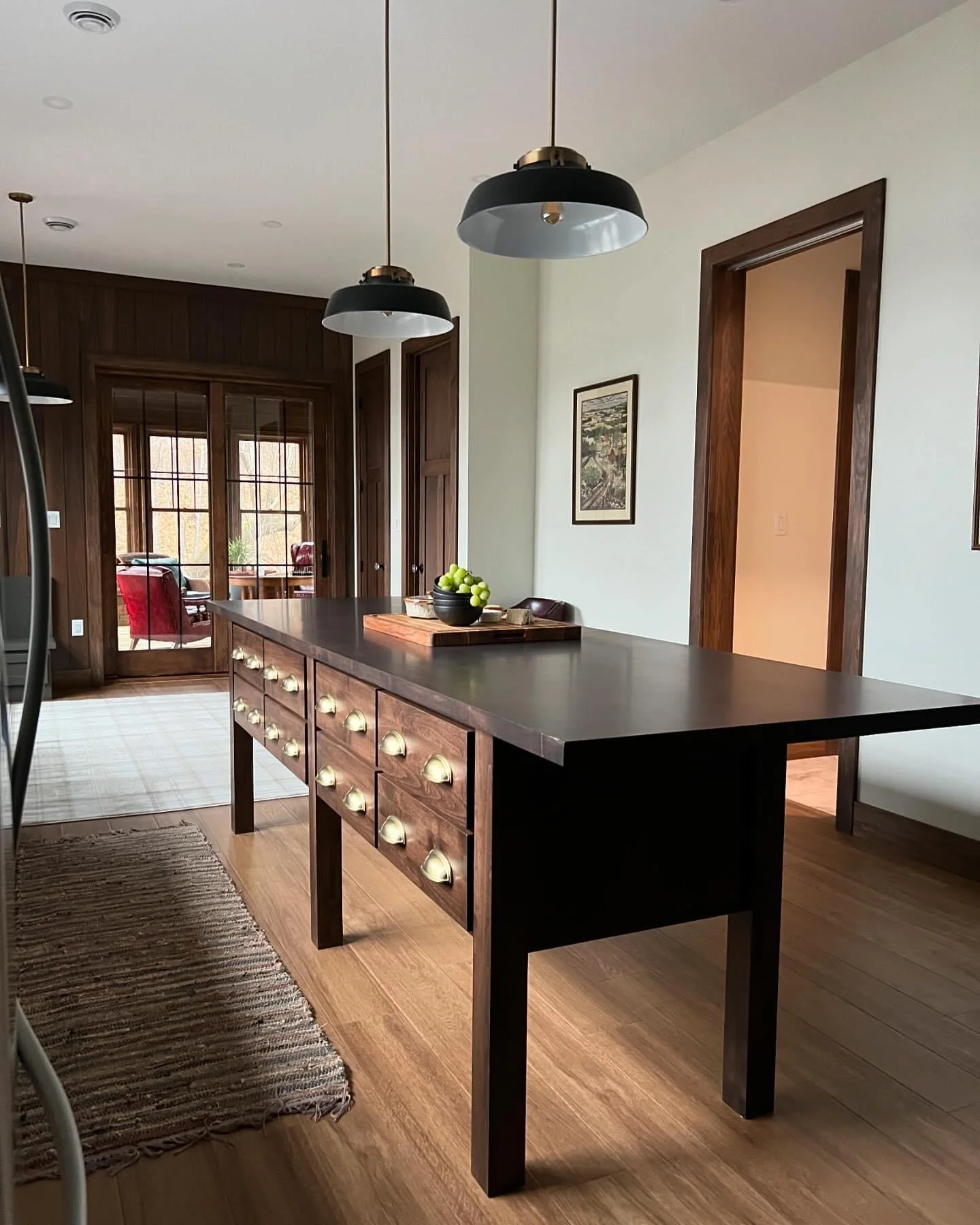 The perfect alder custom island built to have the character of an antique piece but the modern dimensions for a perfect fit in this kitchen!

 #interiordesign #InteriorDesign #mninteriordesign #karvonendesignstudio #mninteriordesigner #design #kitche