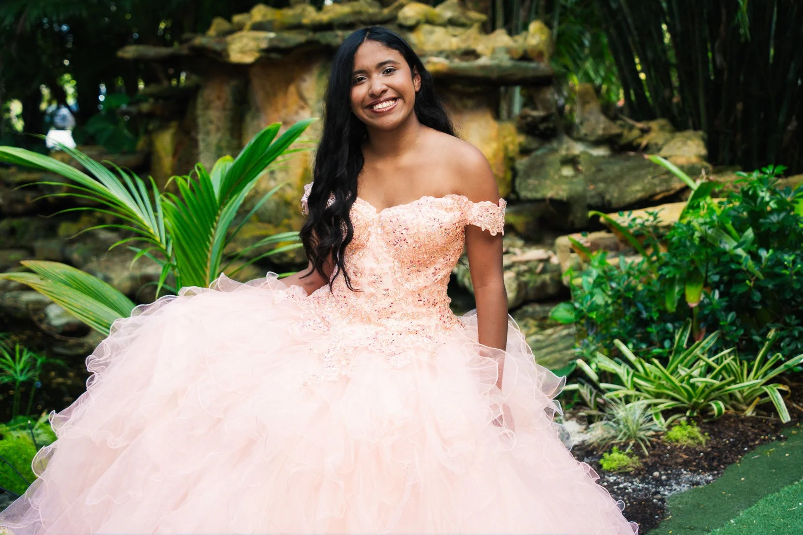 Bella_QuincePhotoshoot_20260926_09981.jpg