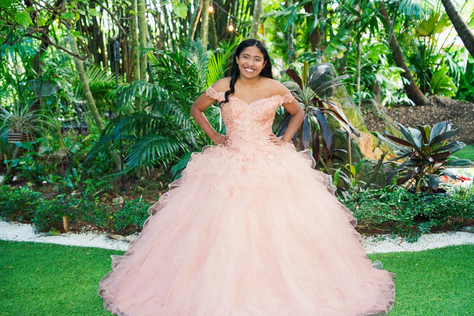 Bella_QuincePhotoshoot_20260926_00035.jpg