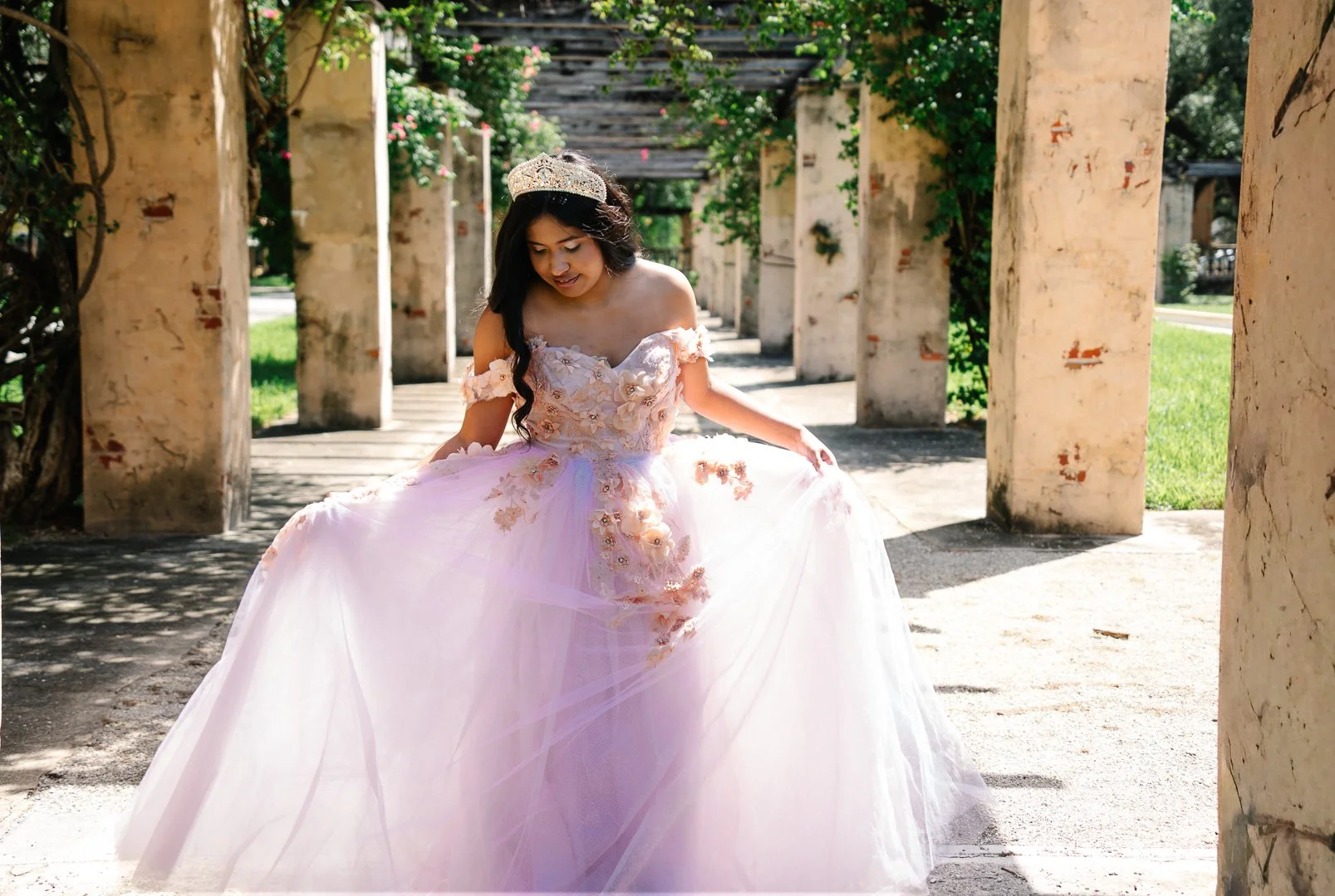 Bella_QuincePhotoshoot_20260926_09853.jpg