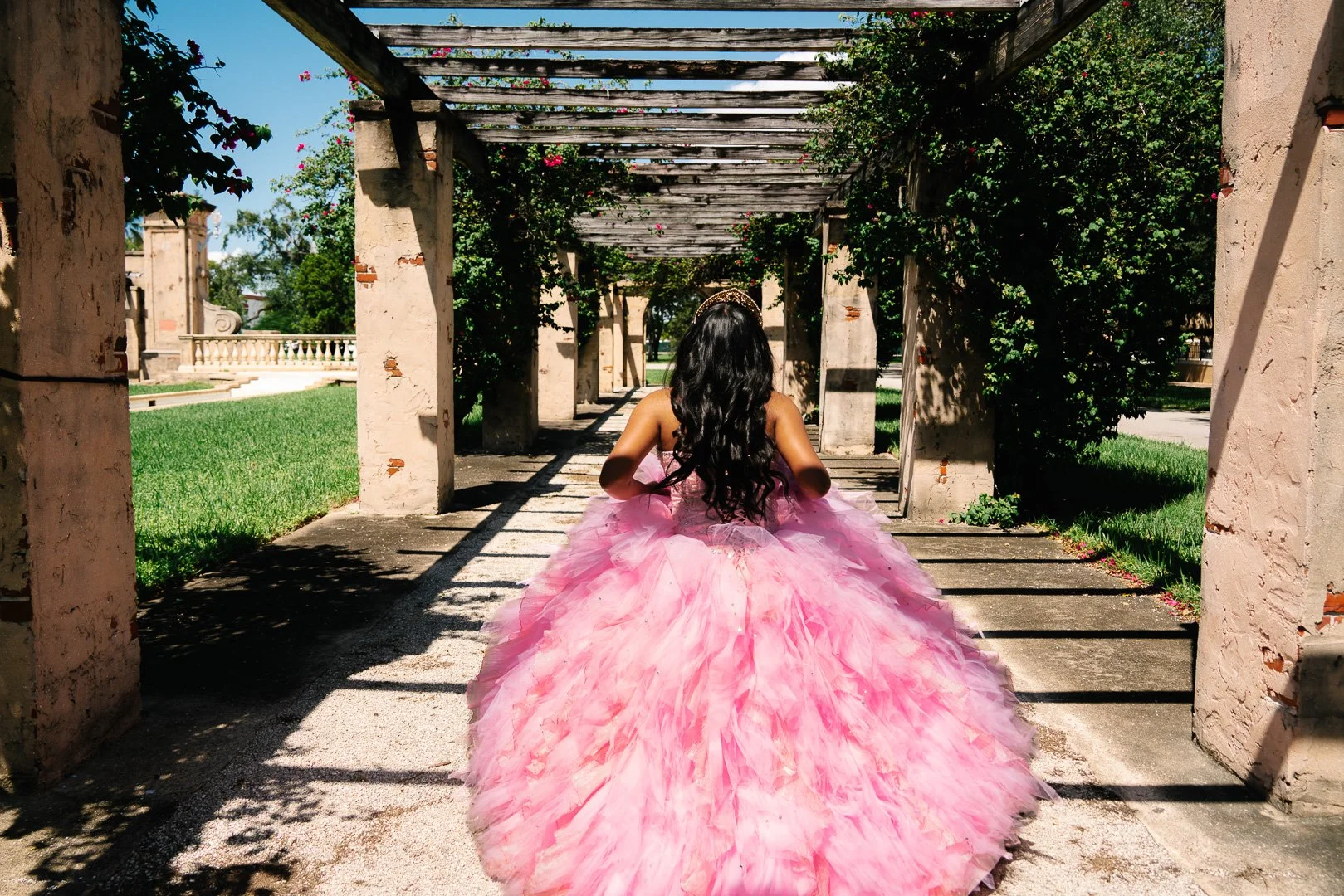 Bella_QuincePhotoshoot_20260926_09704.jpg