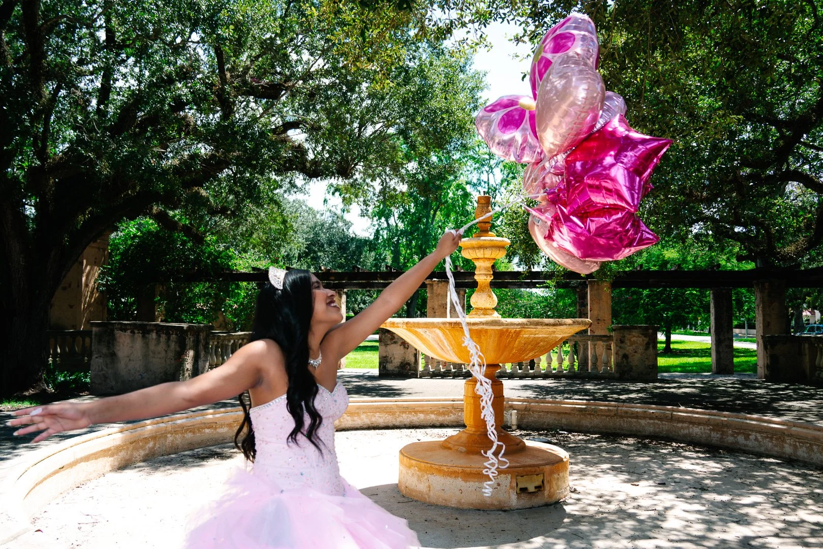 Bella_QuincePhotoshoot_20260926_09583.jpg