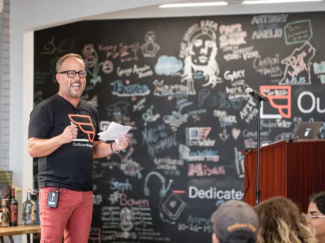OutboundEngine raised $14 million with this pitch deck