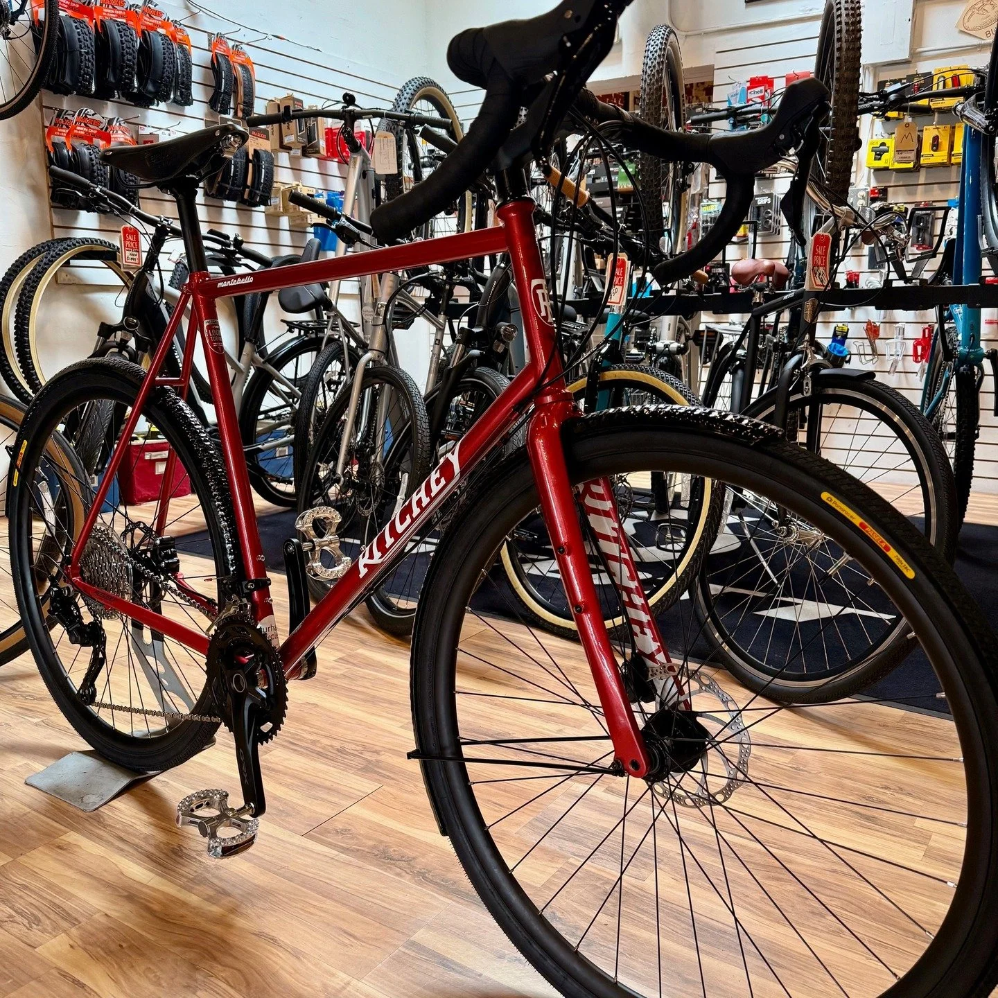 Martin's new Montebello has become the envy of all our staff. This smooth and subtle steel ride is ready to soak up countless miles.