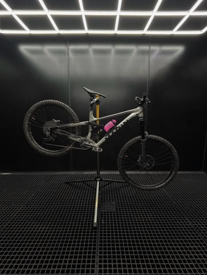 @marinbikes Alpine Trail - Whether you&rsquo;re a park rat, enduro racer snake, or just love to send it with the big dogs, the Alpine Trail is the perfect beast for the job.
🚲 @chopperfielder 
.
.
#marinbikes #madeforfun #mymarin