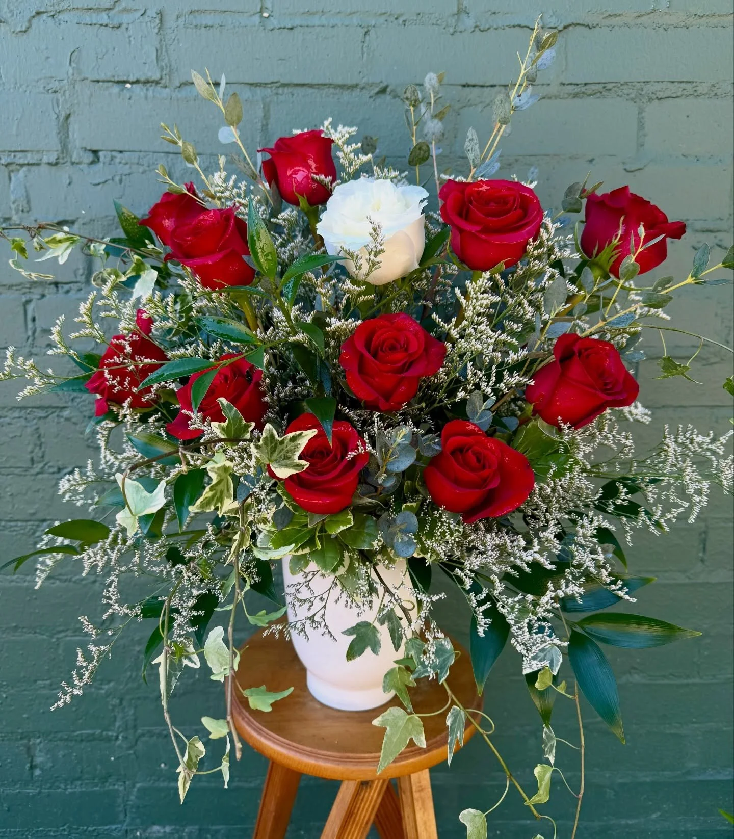 Flowers are not supposed to last. Their job is to help us stay in the present. They grow. They blossom. They thrive. And then they&rsquo;re gone. What a nice reminder to us all, especially during this time of the hustle + bustle of the holidays! Give