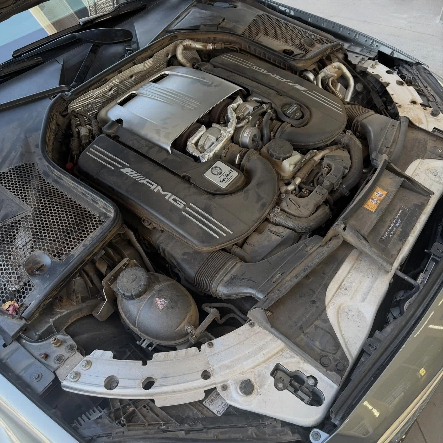 Satisfying engine cleaning. SWIPE! ➡️ 

We absolutely hate greasy, slimy and high gloss engine bays. It screams cheap and fast. Here at CA Auto Spa our philosophy is based around preservation, quality and functionality.

Our engine bay detail is done