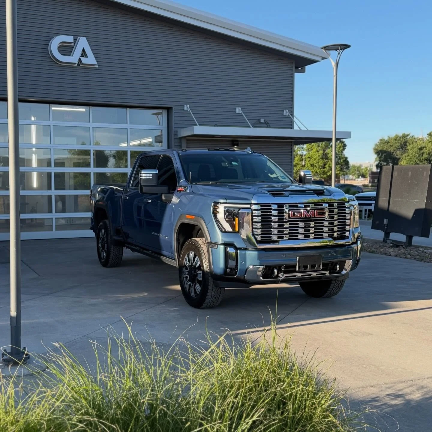 Track Pack PPF completed with @stek.usa Dyno-Shield. 10 year warranty. Self-healing, ceramic infused and extreme clarity. 

Our track package includes:
Hood, fenders, headlights, bumper, A pillars, roof line, bottom portion of doors and bedsides. 

V